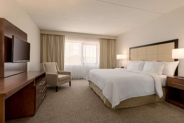 Images Embassy Suites by Hilton Milwaukee Brookfield