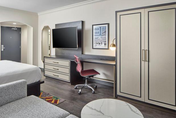 Images Hotel Indigo Cleveland Downtown by IHG