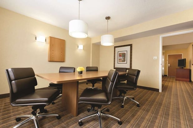 Images Embassy Suites by Hilton Greenville Golf Resort & Conference Center