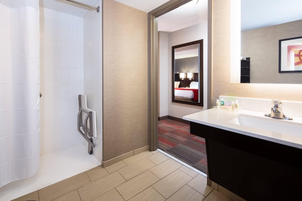 Images Holiday Inn Milwaukee Riverfront by IHG