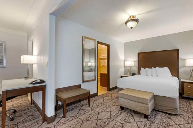 Images Best Western Plus Longbranch Hotel & Convention Center