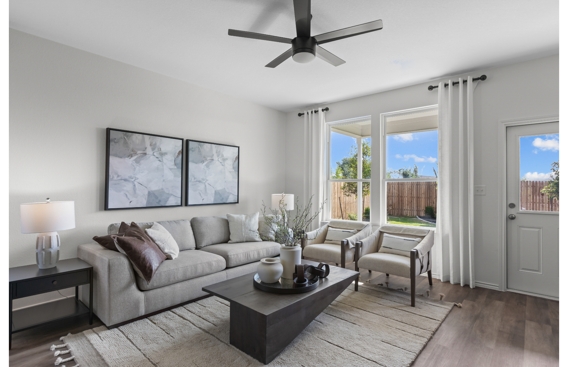 Bright friendly gathering room in new build communities at Vista Real in Converse, TX