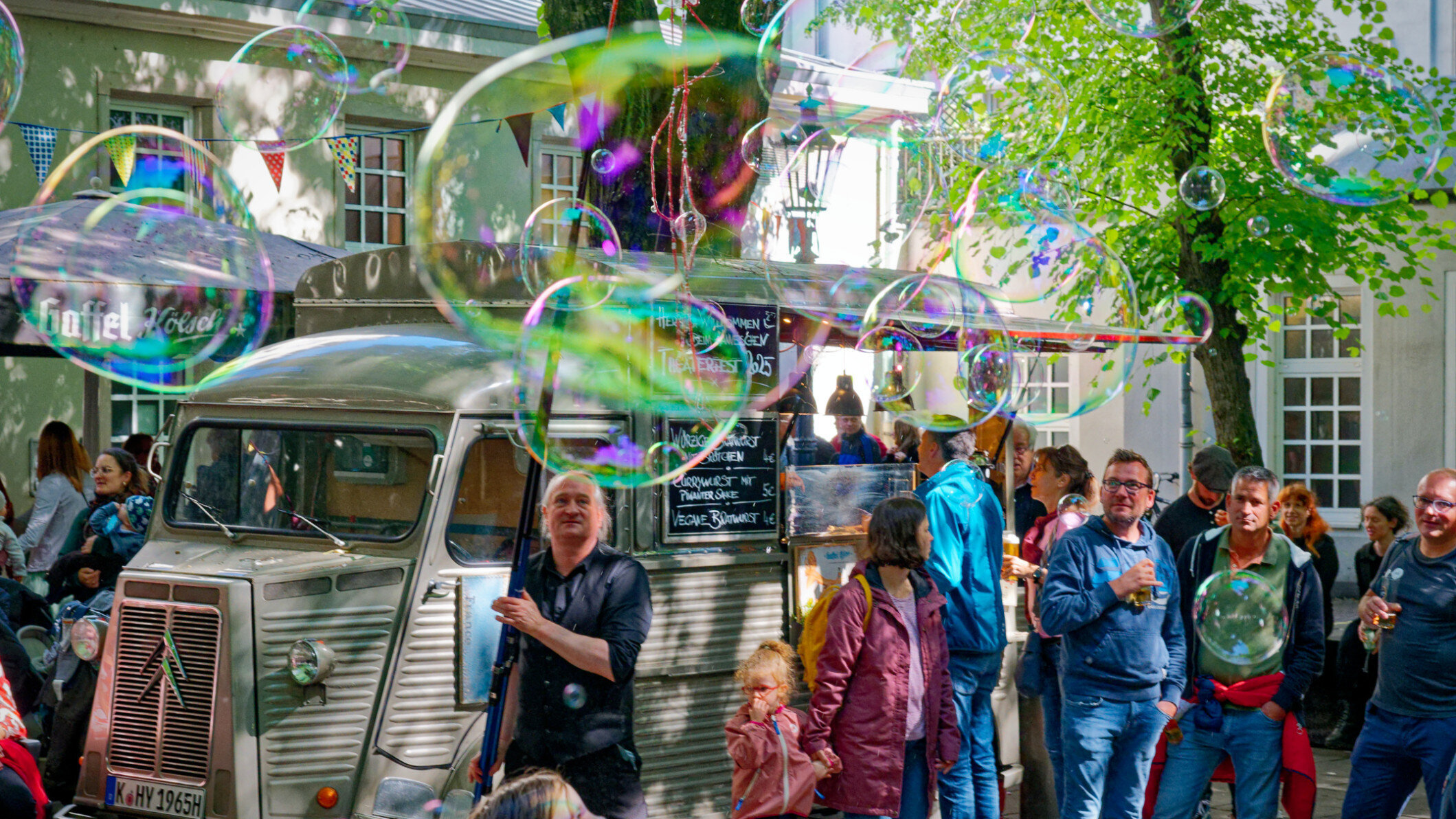 Stephan Masur Wunderbare Seifenblasen, Ewaldistraße 14 in Köln