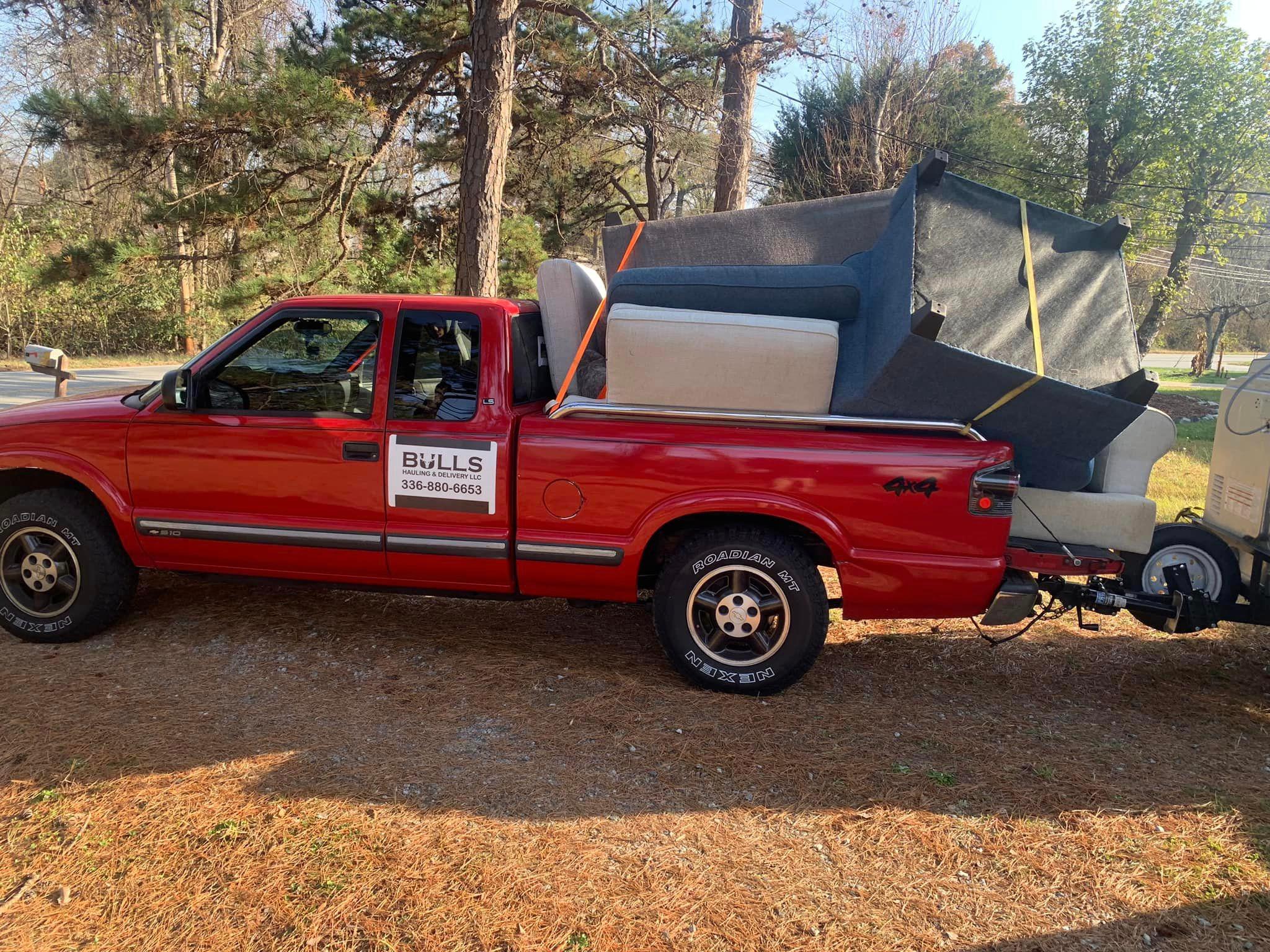 Bull&apos;s Hauling &amp; Delivery Logo