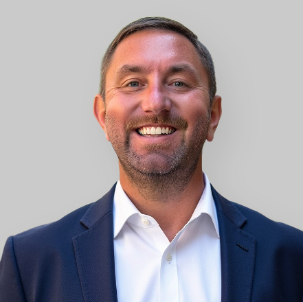 Headshot of Casey Rains, a wealth advisor at Chase