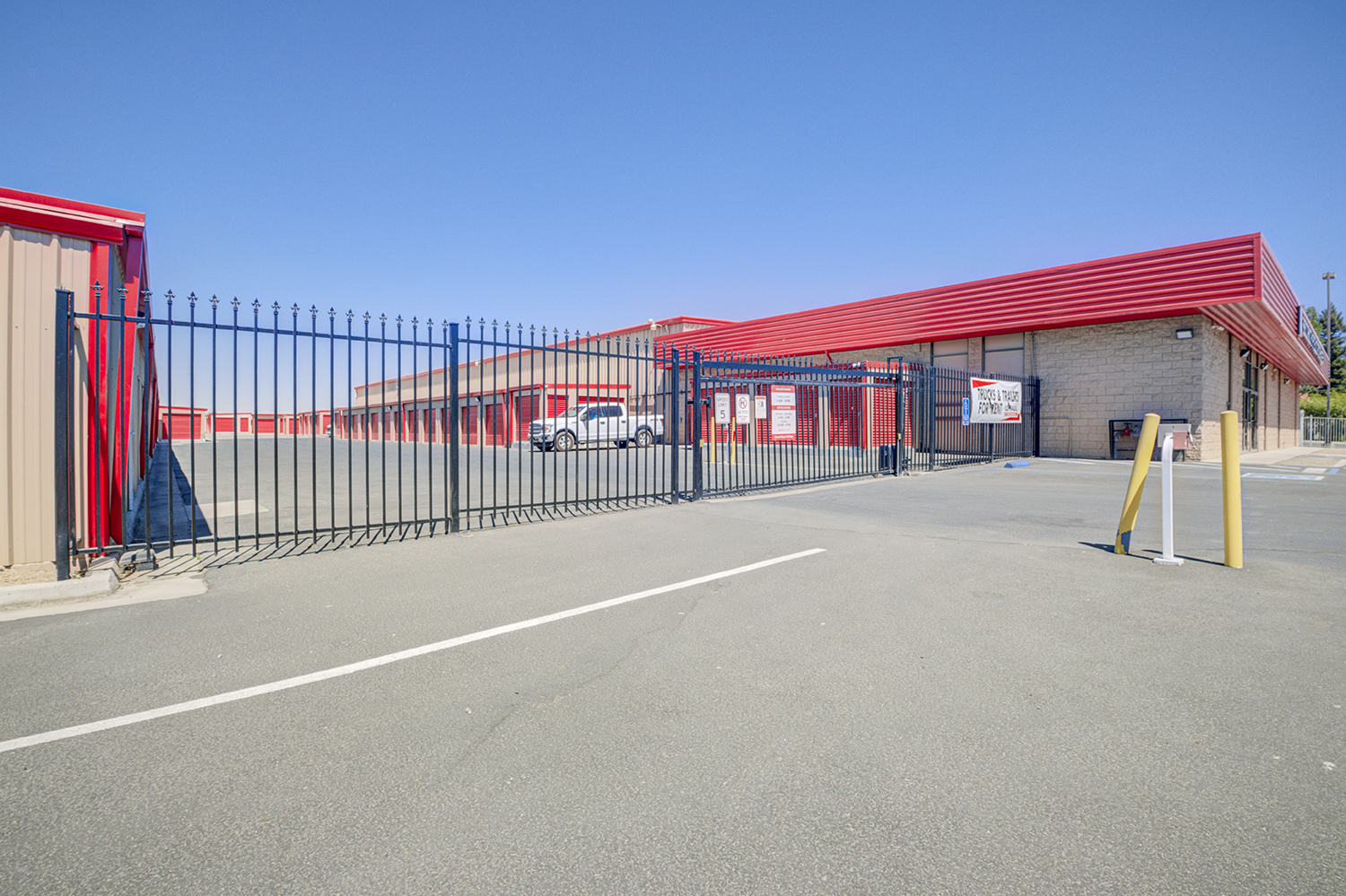 Fully-Gated Storage Facility in Fresno, CA.