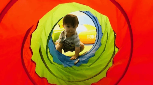 Shake, tap, listen, and move as your child explores how different instruments create sound. Music classes for kids in Encino turn early learning into an interactive experience you can enjoy together.