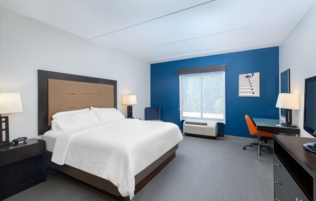 Images Holiday Inn Express & Suites Cleveland Northwest by IHG