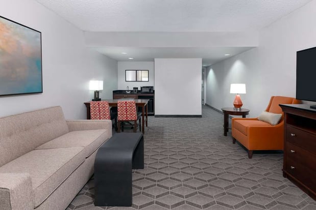 Images Embassy Suites by Hilton Dallas Park Central Area