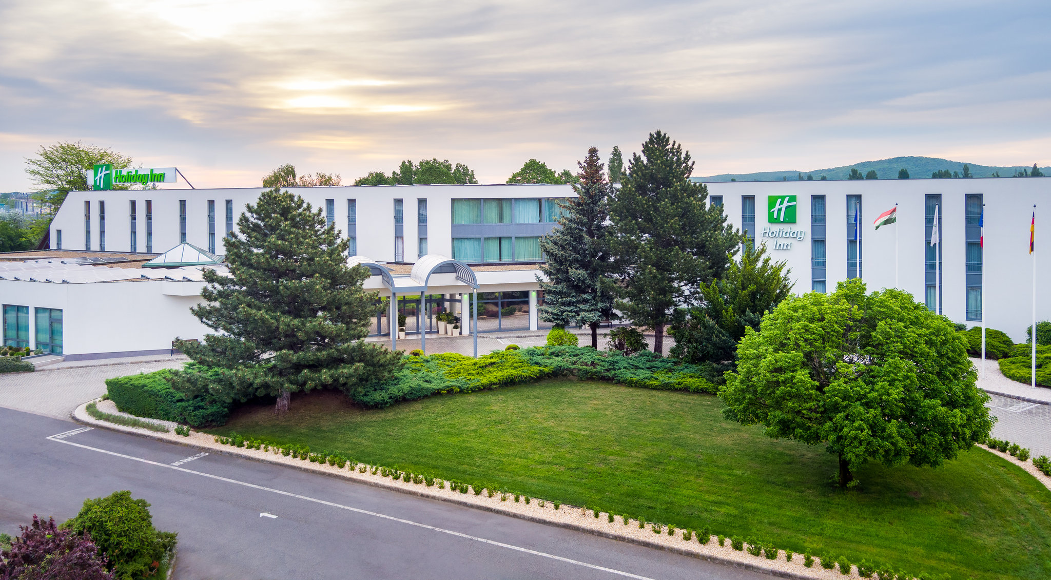 Images Holiday Inn Budapest - Budaörs by IHG
