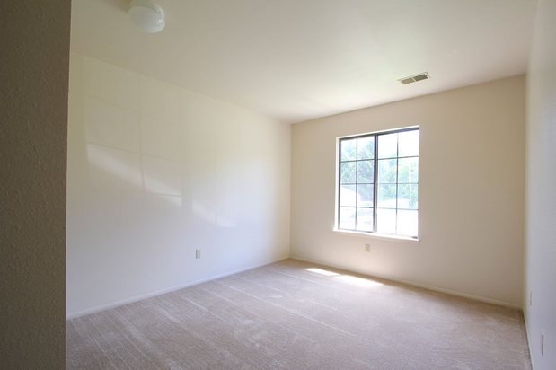 Images Hampton Lakes Apartments
