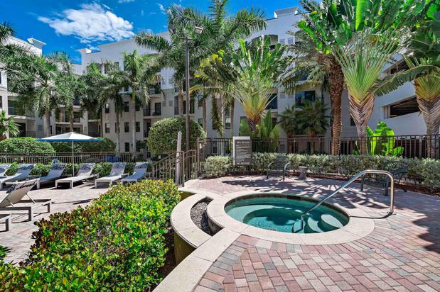 Images One Boynton Apartments