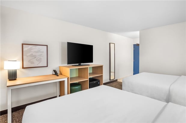 Images Spark by Hilton Kent Seattle