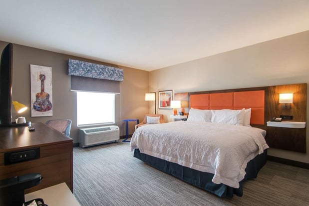 Images Hampton Inn & Suites Nashville North Skyline