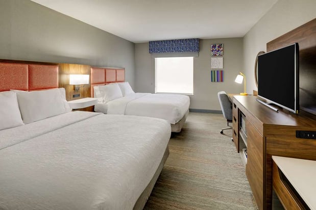 Images Hampton Inn & Suites St. Louis-Edwardsville