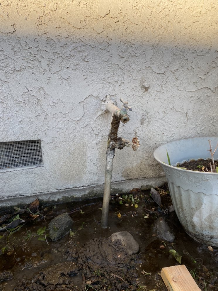When it's time to install new pipes in your home, Geyser Plumbing in Garden Grove, CA, is your trusted partner. Our skilled plumbers ensure precise and efficient pipe installations, whether you're upgrading your plumbing system or building a new property