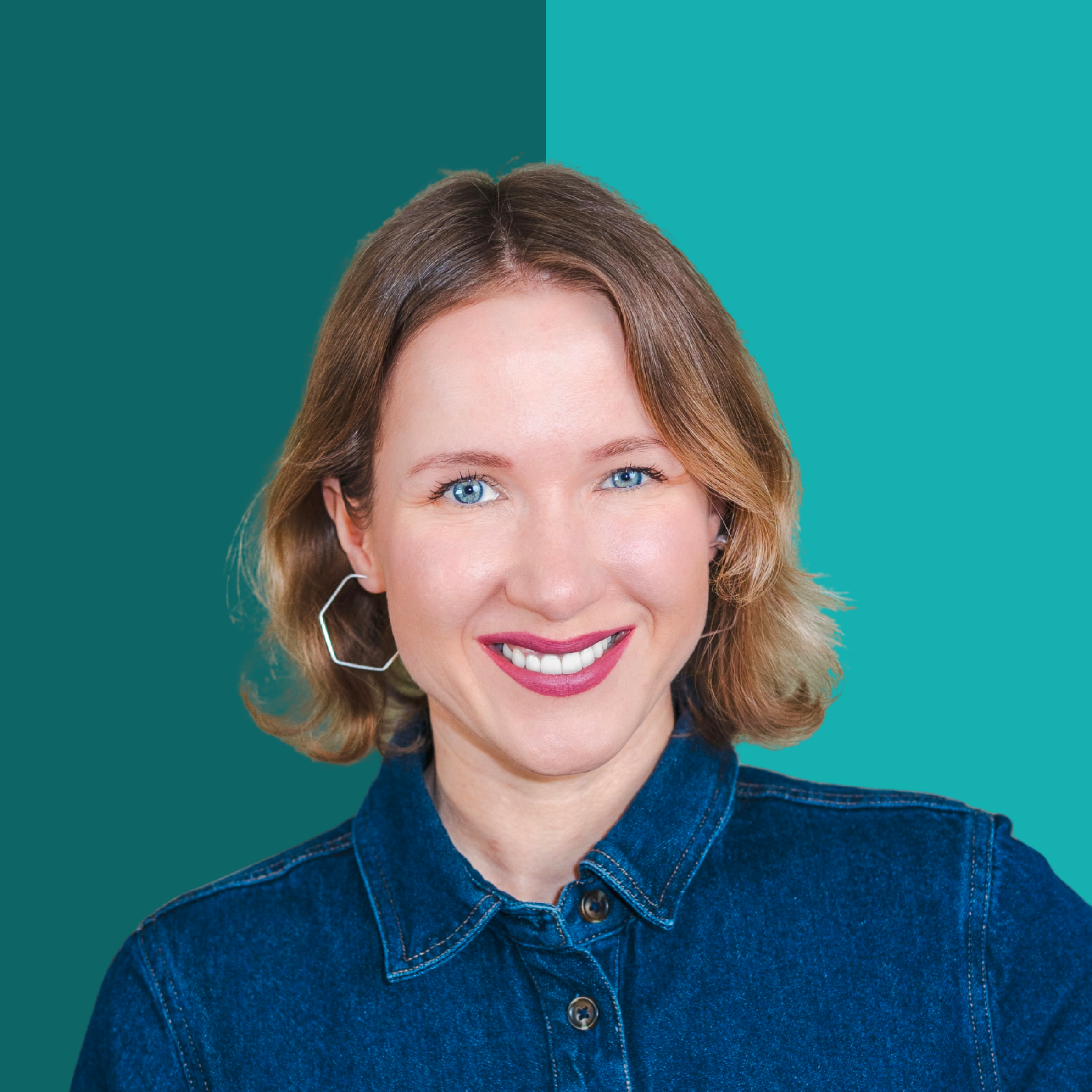 Elena Suhova of What If HR, providing outsourced HR support, retained HR partner services and HR consultancy for small businesses in Caterham, Surrey, London and remote UK.