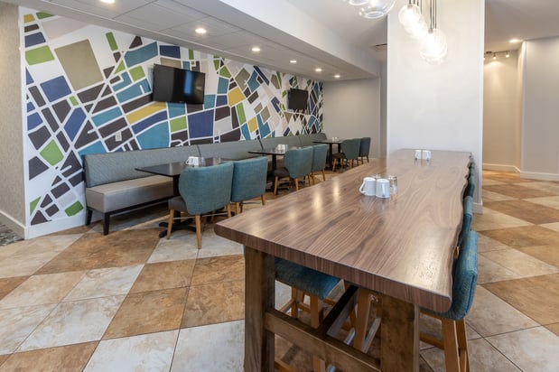 Images Holiday Inn & Suites Memphis - Wolfchase Galleria by IHG