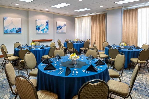 Images Hampton Inn & Suites Kansas City-Country Club Plaza
