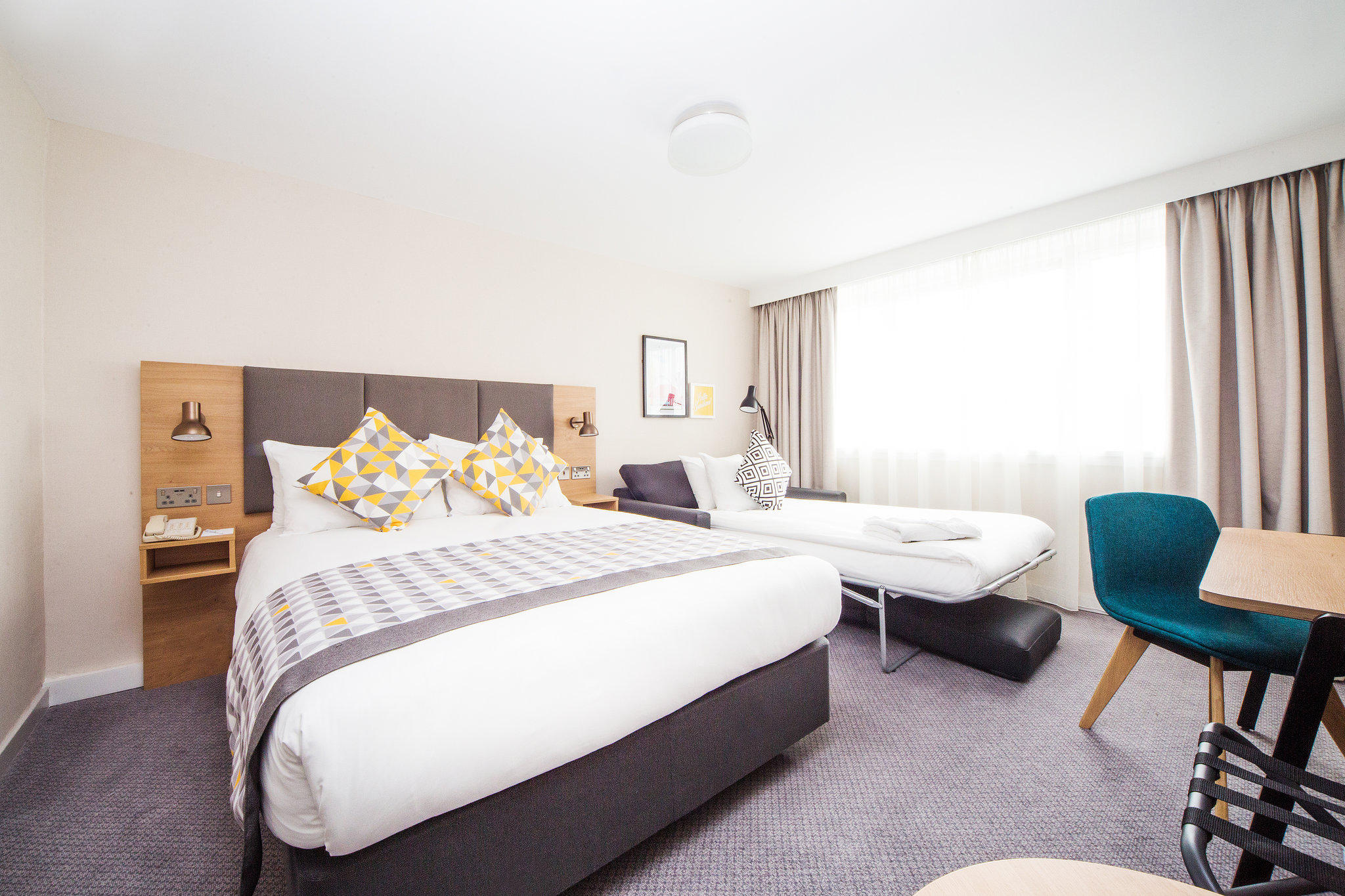 Images Holiday Inn London - Gatwick Airport, an IHG Hotel