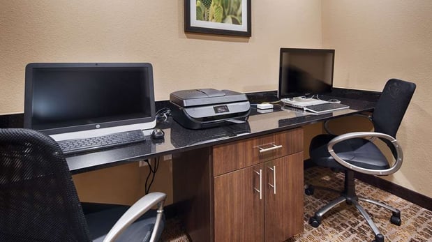 Images Best Western Plus Elmendorf Hotel / San Antonio Hotel