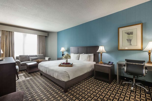 Images Inn at The Colonnade Baltimore - a DoubleTree by Hilton Hotel