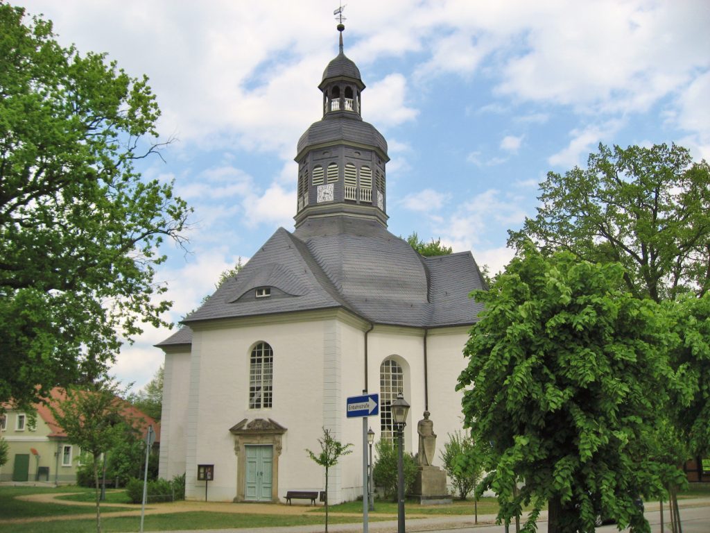 Kreuzkirche - Ev. Kirchengemeinde Neustadt (Dosse), Kirchplatz in Neustadt (Dosse)