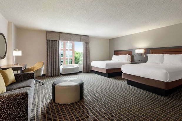 Images Hampton Inn & Suites Greenville-Downtown-RiverPlace