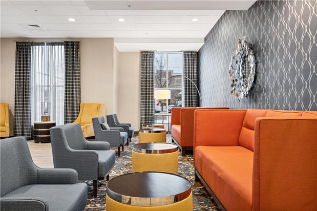 Images Hampton Inn & Suites Logan