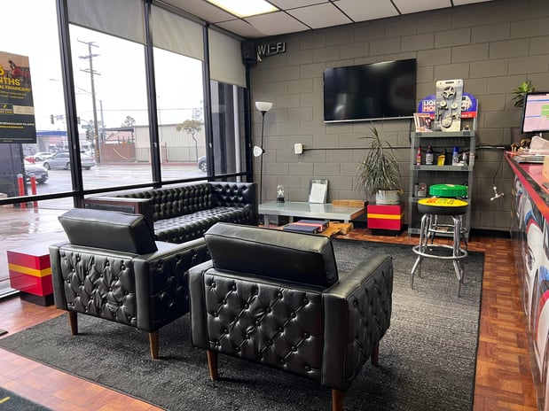 Images LUXE Auto Body Shop