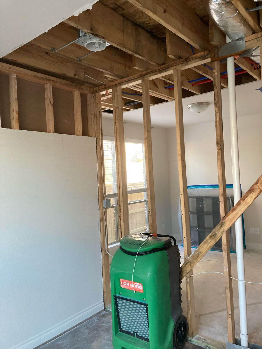 Our equipment, expertise and training makes SERVPRO of Tyler/ Lindale/ Palestine the first choice in Whitehouse, TX when residential and commercial water damage occurs. We are a call away to help!
