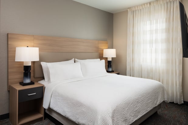 Images Candlewood Suites Miami - Doral by IHG