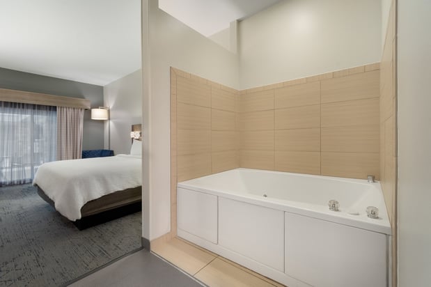 Images Holiday Inn Express & Suites Saginaw by IHG