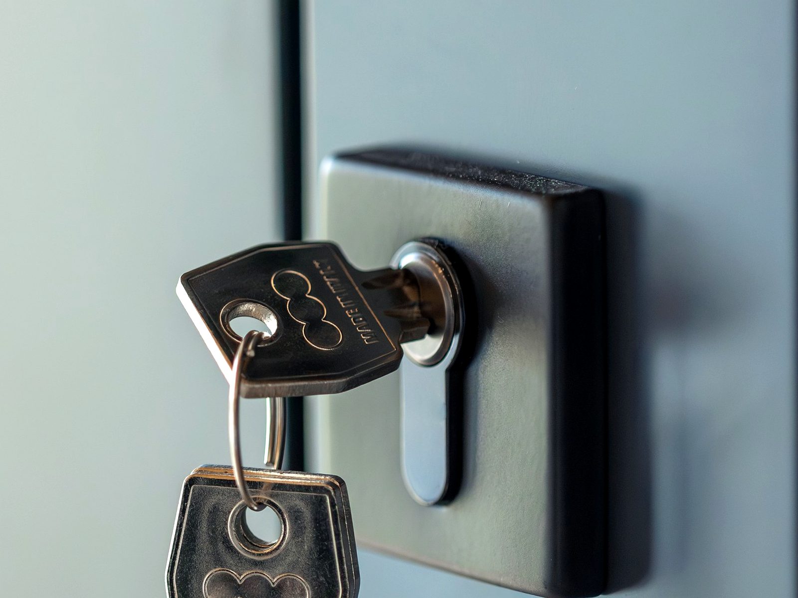 Locksmith Center LLC