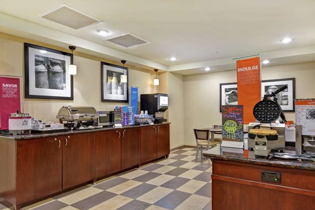 Images Hampton Inn & Suites Peoria at Grand Prairie, IL