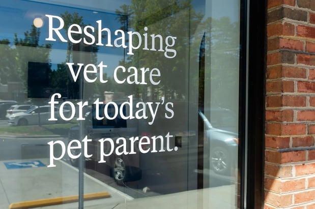 Images Petfolk Veterinary & Urgent Care - Mansfield