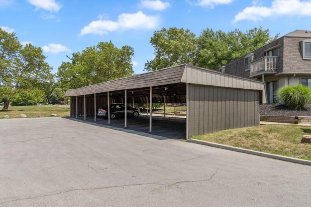 Images The Elliott at College Park Apartment Homes