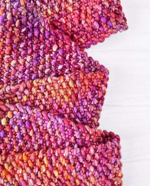 We're almost to the finish line and it's time to go big with Malabrigo Rasta and a pattern for our Bulky Seed Stitch Scarf! 
This simple scarf calls for just 2 skeins of Rasta, shown in the Archangel colorway - if you can knit and purl, you can knit this scarf! And the pattern is free with your 2-skein Rasta purchase. 
Rasta comes in a range of unique “watercolor multi” colorways as well as a rainbow of semi-solid basics. You're sure to find a colorway for everyone on your gift list!
Malabrigo Rasta: https://tinyurl.com/6wu9y9tf