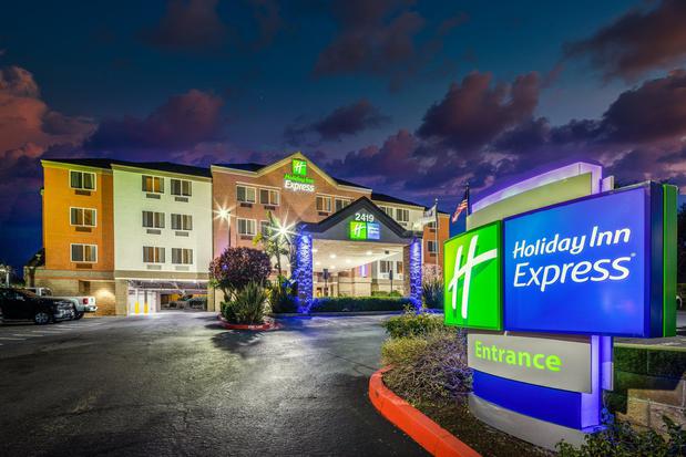 Images Holiday Inn Express Castro Valley, an IHG Hotel