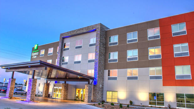 Images Holiday Inn Express & Suites Spencer, an IHG Hotel