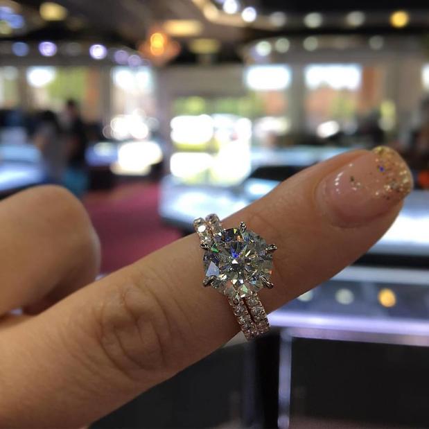 Images Arik Jewelry Inc.