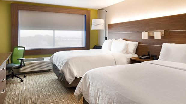 Images Holiday Inn Express & Suites Racine, an IHG Hotel