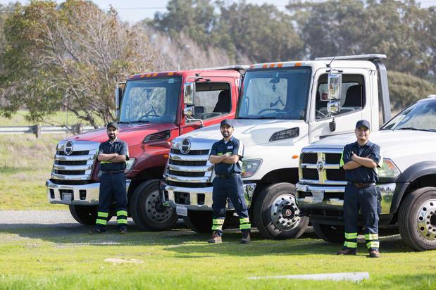 Images 10-4 Tow Of Long Beach