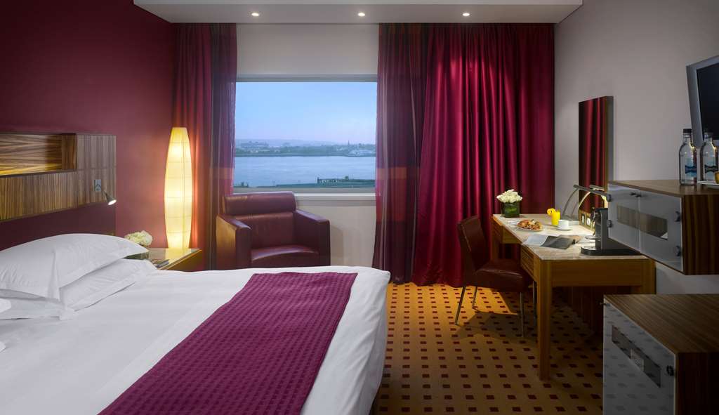 Standard Room Radisson Blu Hotel, Liverpool Liverpool 01519 661500