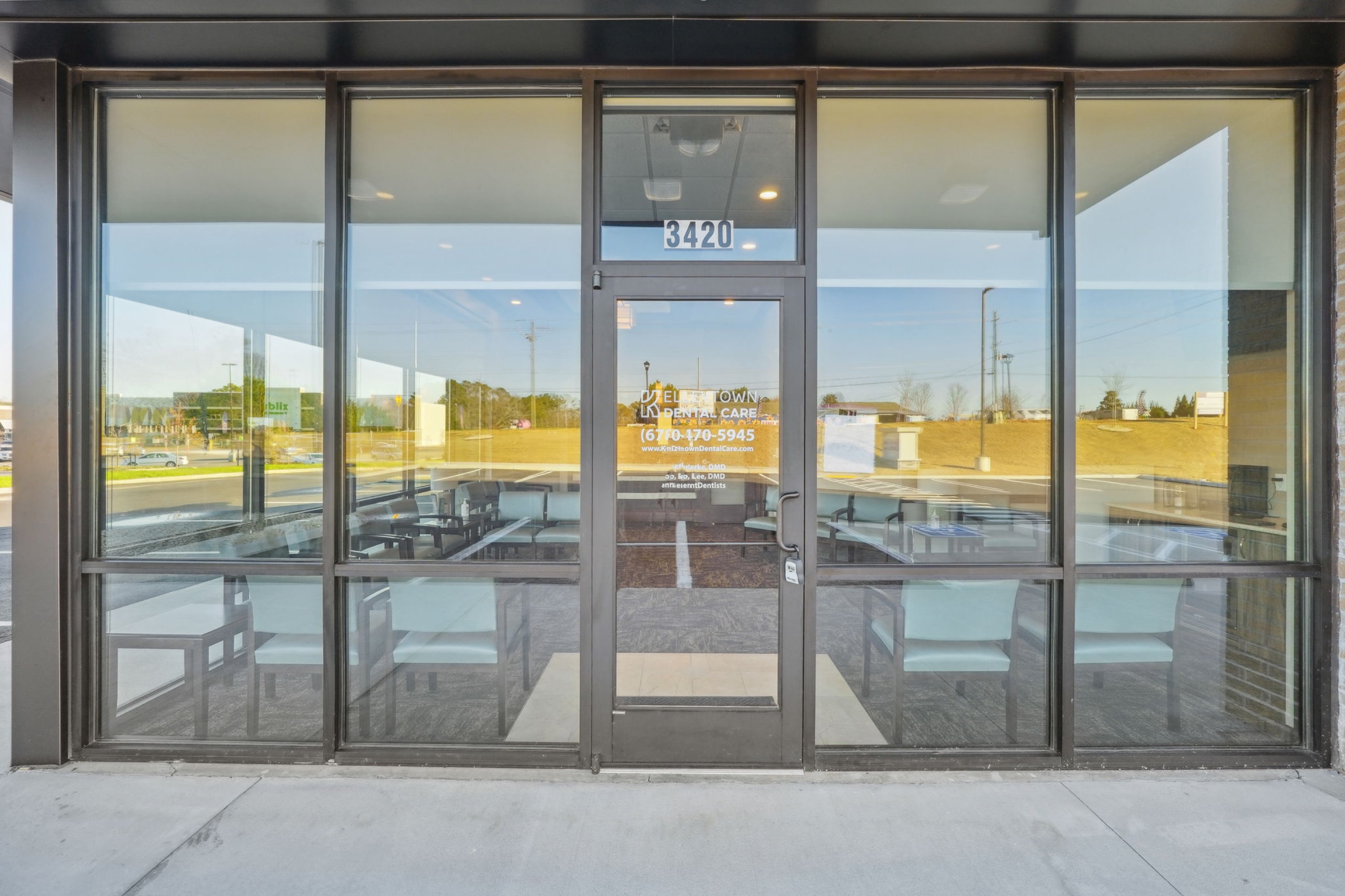 Front doors, Kelleytown Dental Care. Dentist in McDonough, GA. 