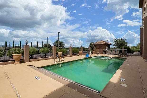 Images Best Western Douglas Inn & Suites