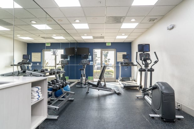 Images Holiday Inn Express & Suites San Diego Otay Mesa by IHG