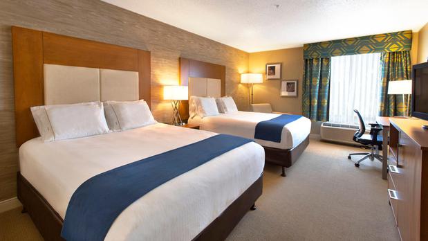 Images Holiday Inn & Suites Spring - the Woodlands Area by IHG