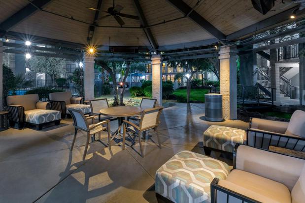 Images Holiday Inn & Suites Phoenix Airport North by IHG
