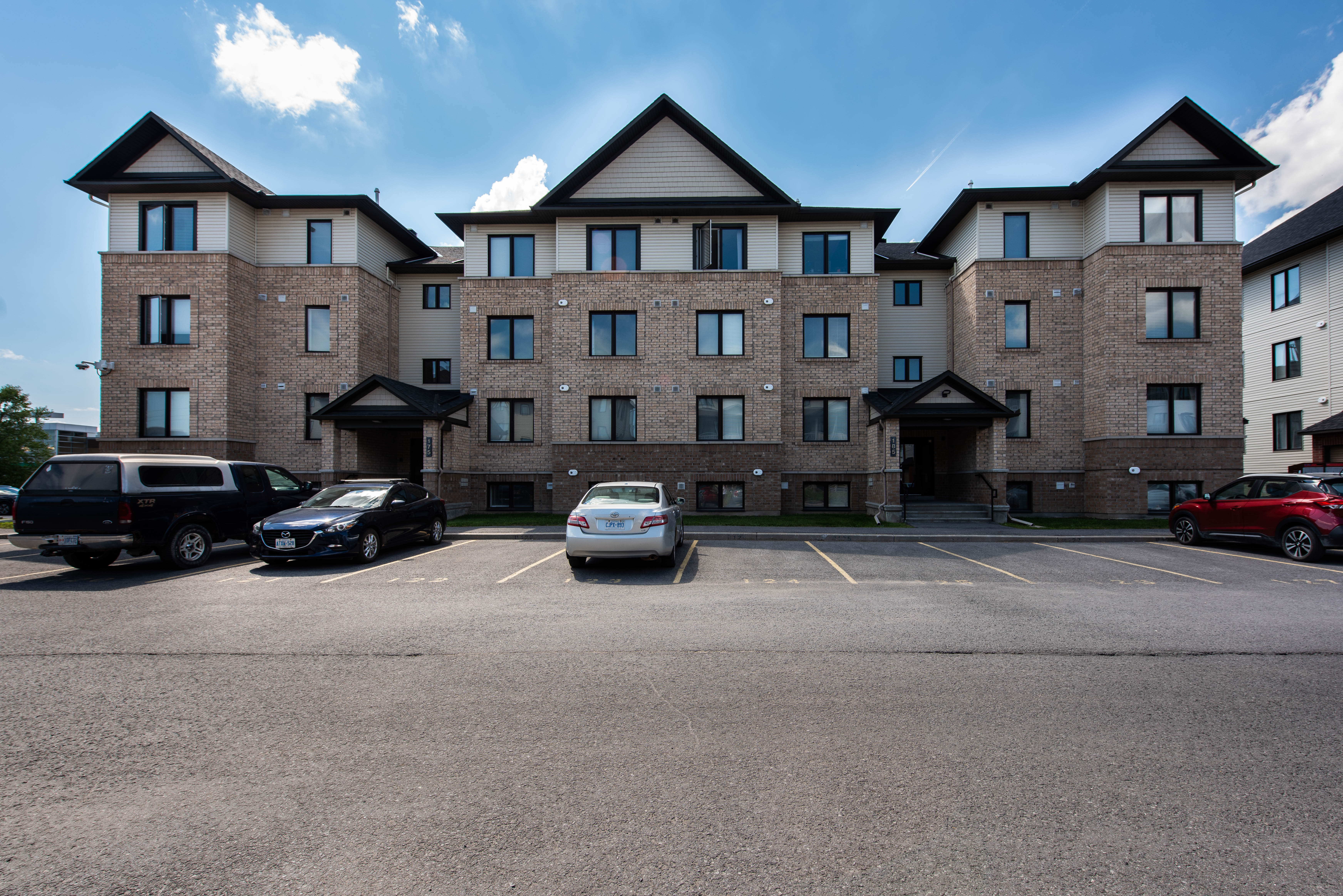 Images Leif Olson - Ottawa Real Estate Agent - Hamre Team RE/MAX Affiliates